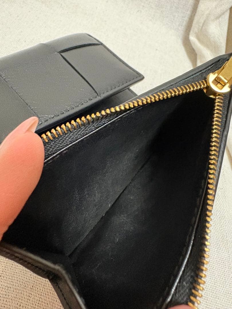 BOTTEGA VENETAブラックレザー三つ折り財布