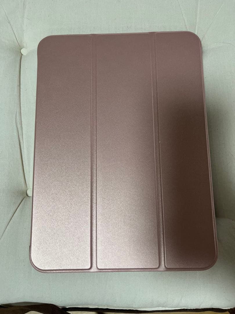 ほぼ未使用　Apple iPad 11世代　11インチA16シルバー　ケース付き