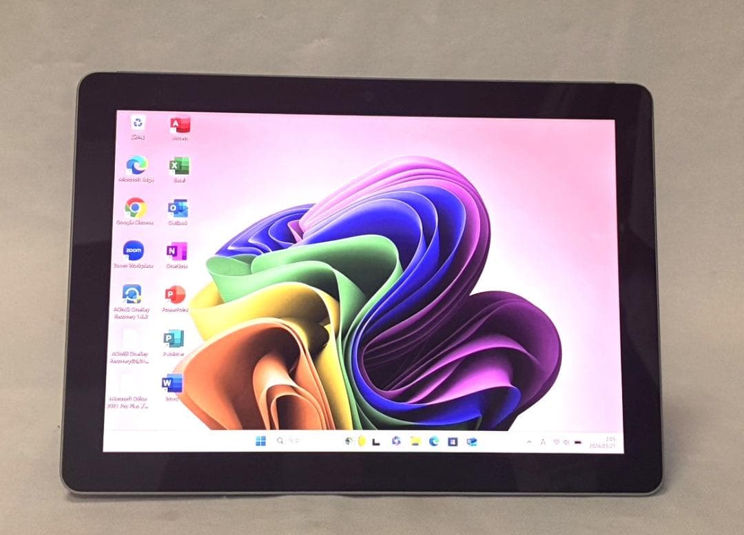 J*z様 美品 Microsoft Surface Go タッチパネル 522g