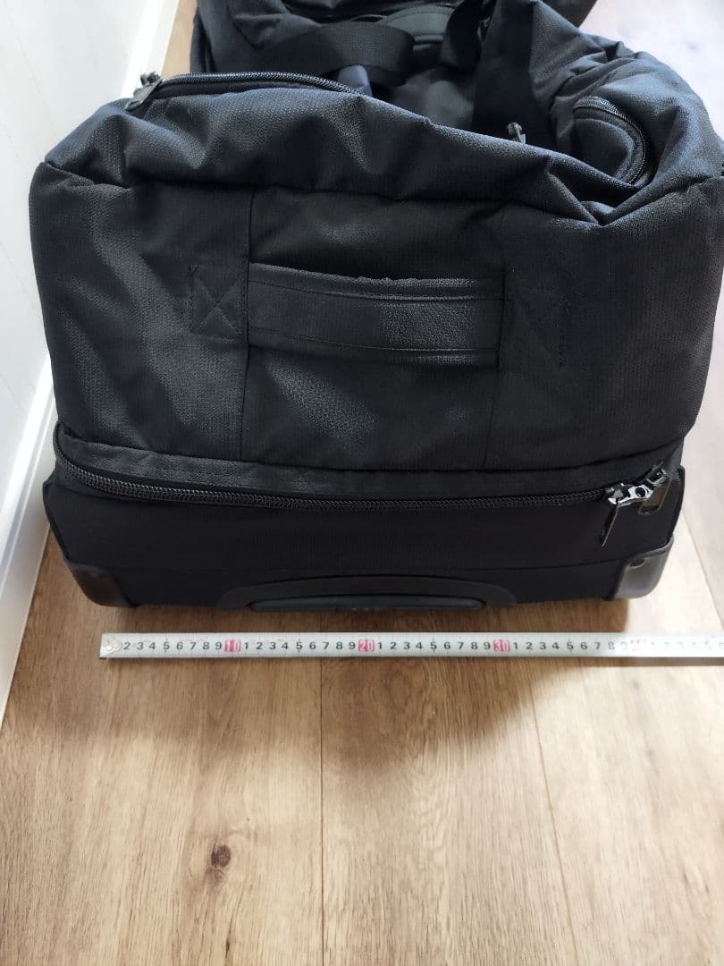 DAKINE ブラック キャリーカート 約40×40×80センチ