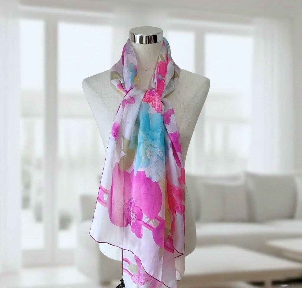極美品　ピンク 華やかな花柄　レオナール ストール スカーフ LEONARD