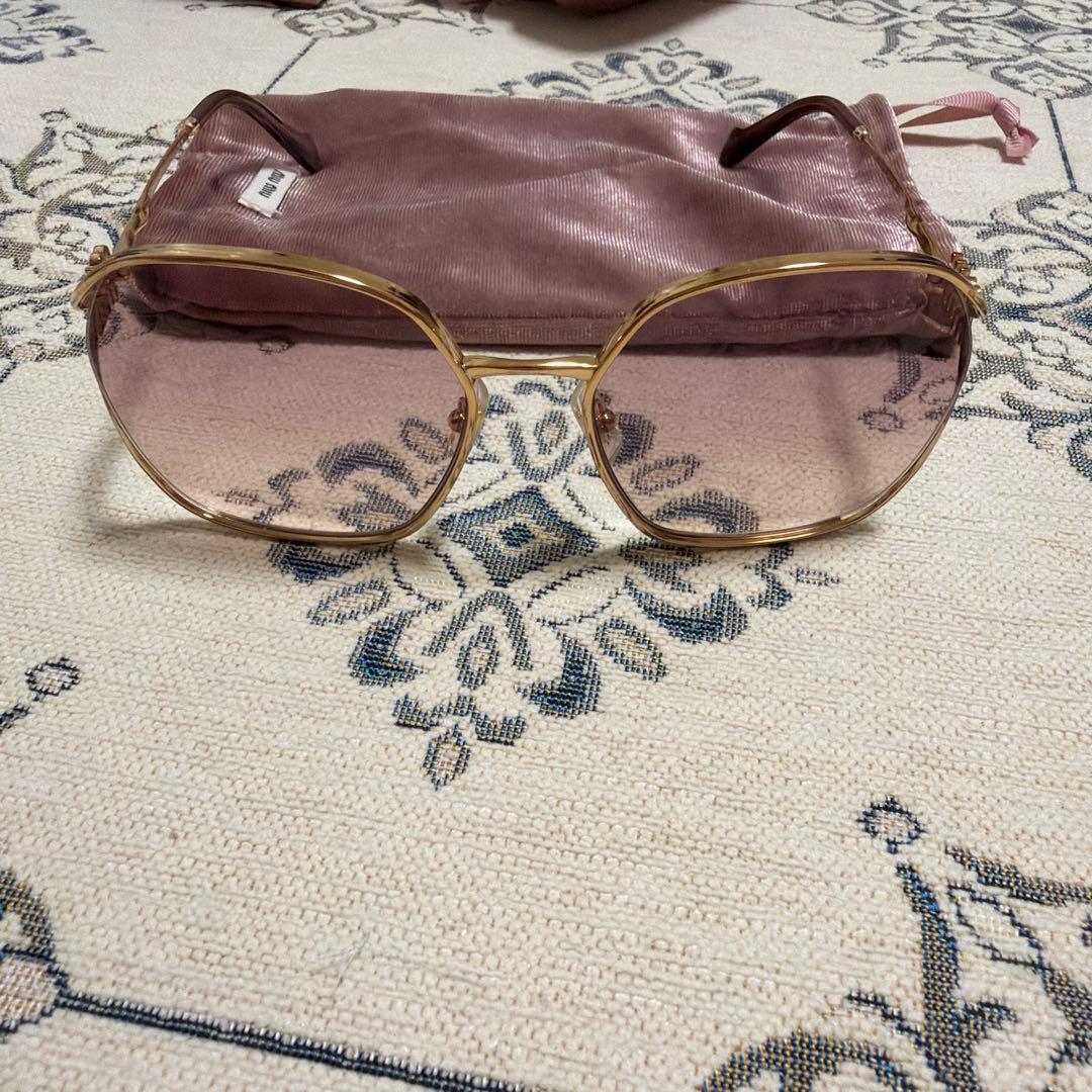 Miu Miu サングラス ピンクレンズ ゴールドフレーム