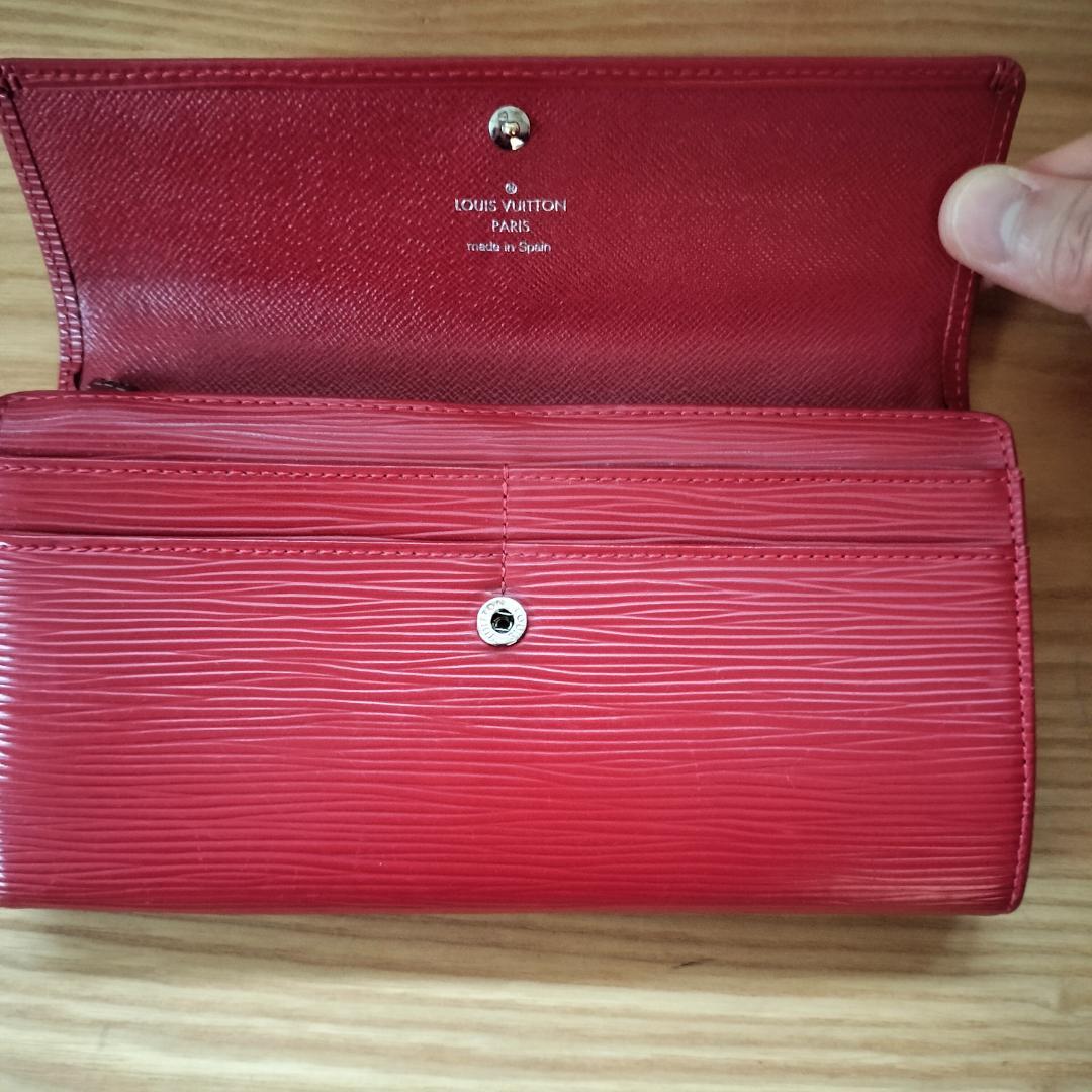 Louis Vuitton エピレザー レッド長財布