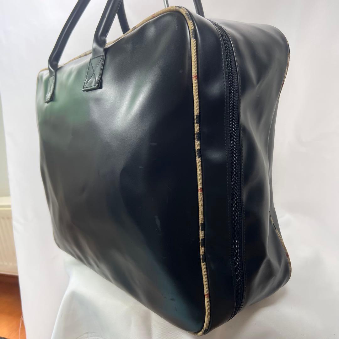 ✨旅行にビジネス最適✨BURBERRY黒い合成皮革バッグ