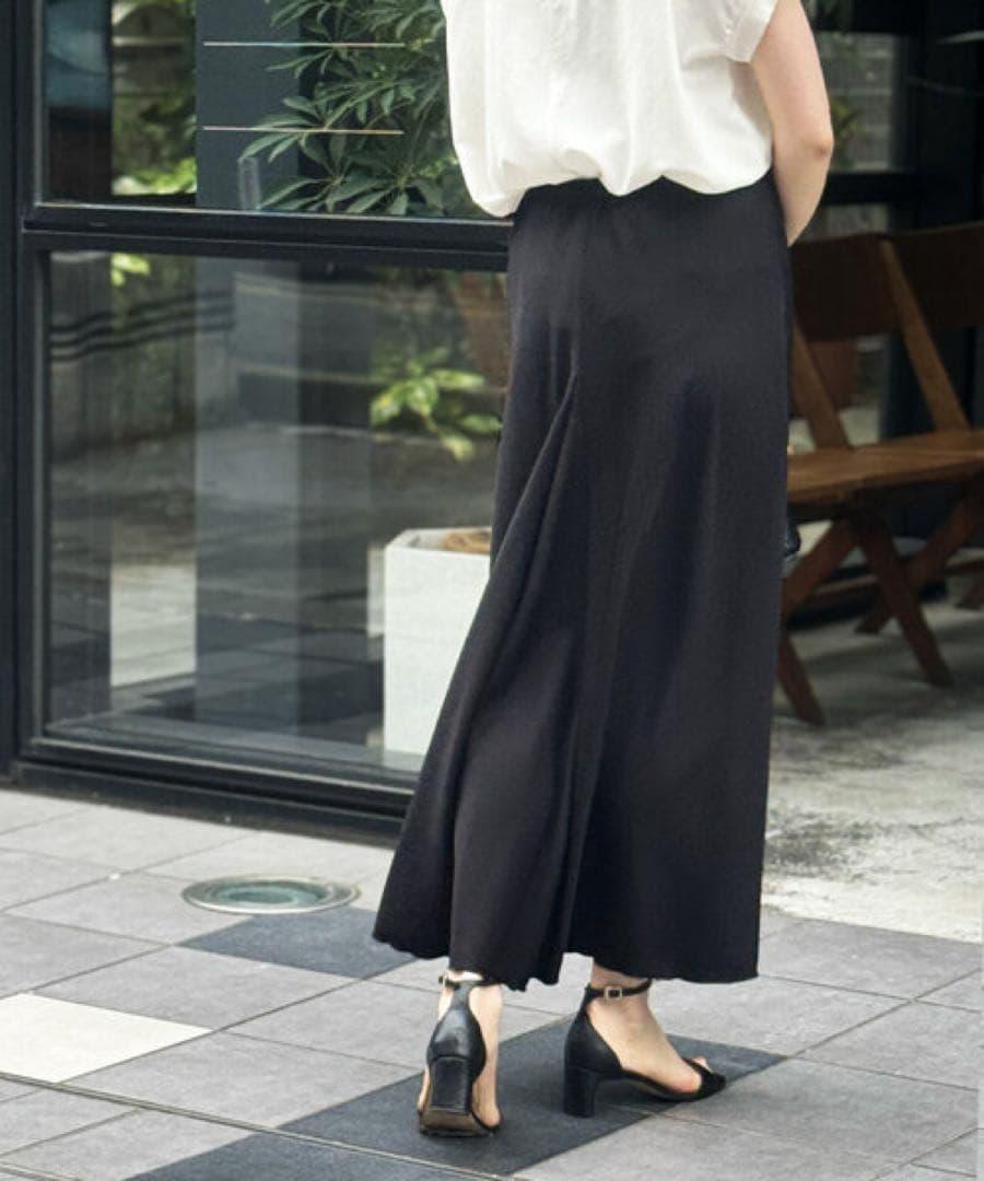 ビアズリー　バックテールニドムスカート美品