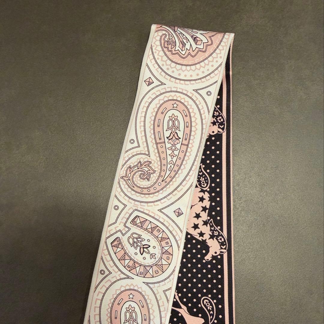 美品 エルメス ツイリー 《シュヴァル・ドゥ・クール・バンダナ》