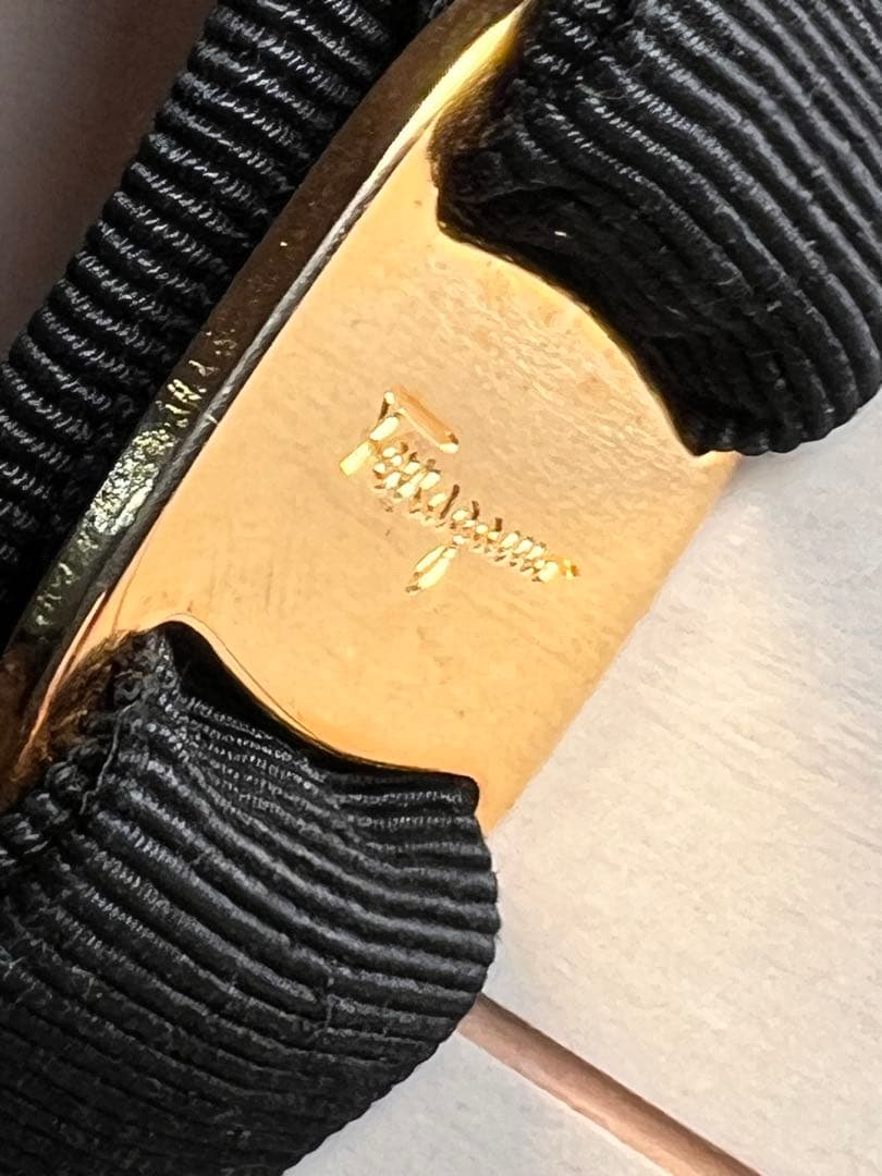 新品　Salvatore Ferragamo フェラガモ カチューシャ ネイビー