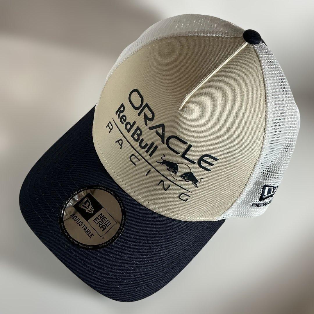 オラクル レッドブルレーシング NewEra トラッカー キャップ　クリーム/紺