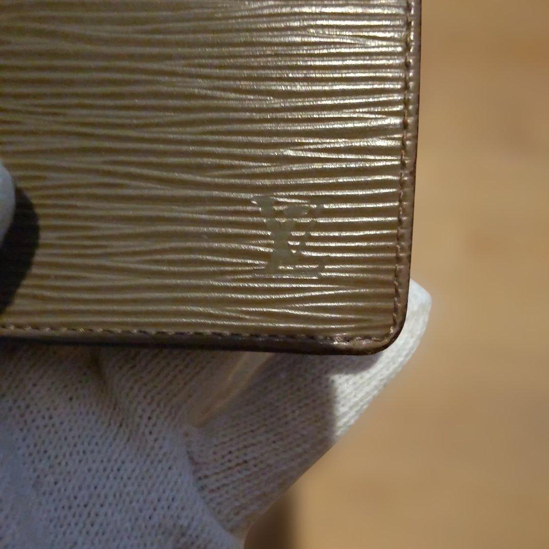 美品　ルイ・ヴィトン　エピ　トレゾール二つ折り財布　ペッパー(グレー)