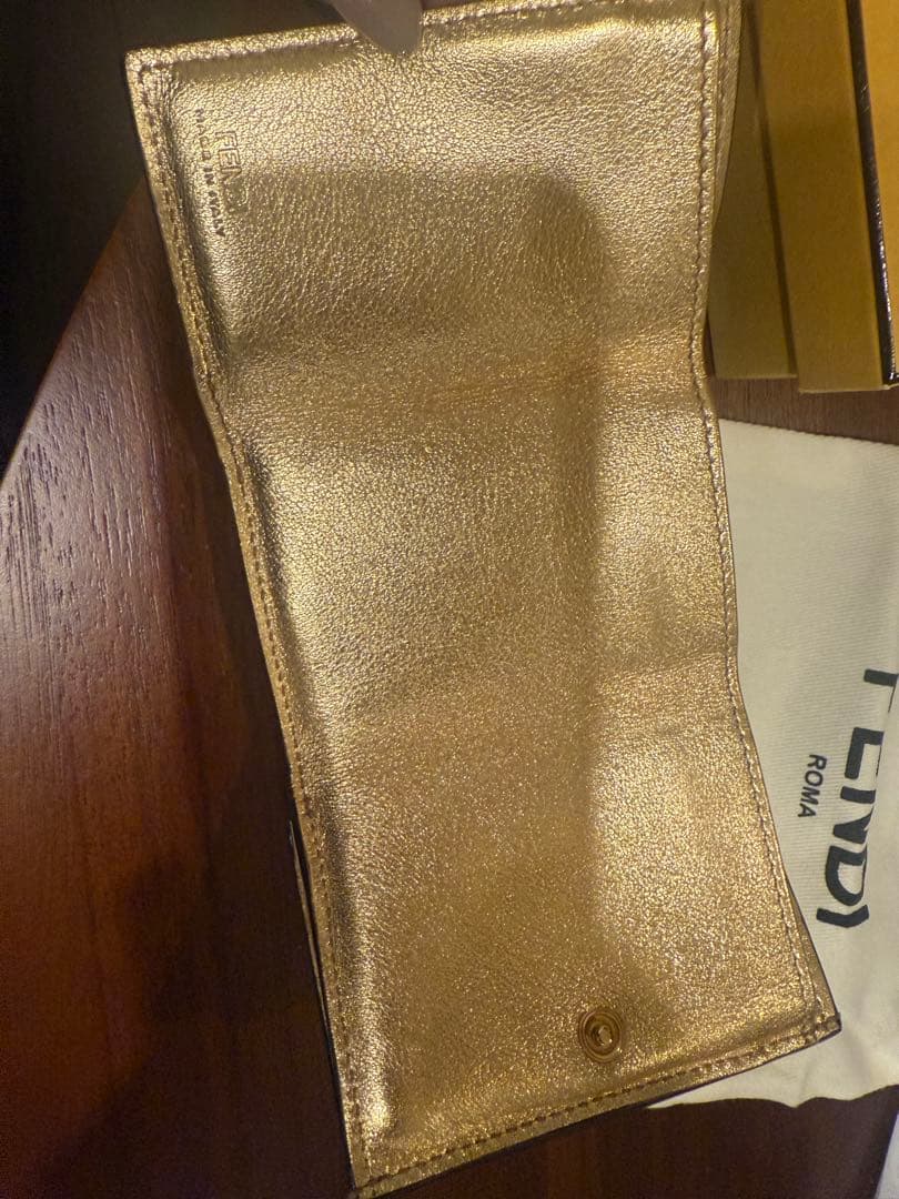 FENDI ピーカブー 三つ折り財布