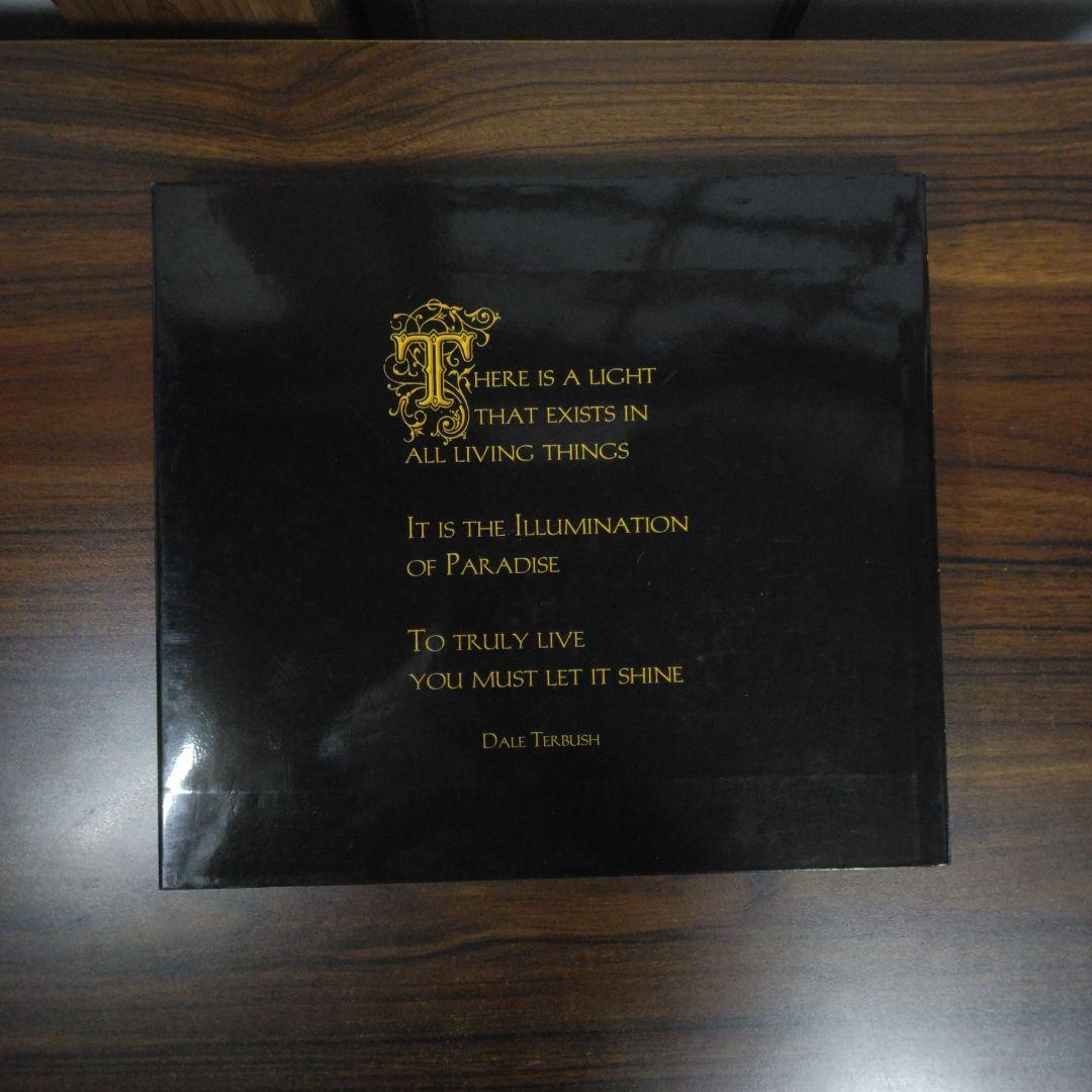 DREAMS AT THE EDGE OF PARADISE　洋書