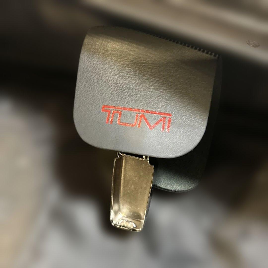 TUMI 　トゥミ　ガーメントバッグ　3つ折りキャリーオン　黒