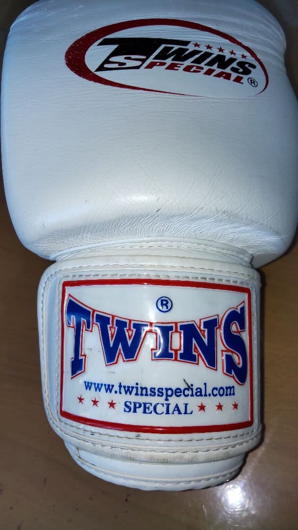 TWINS　ボクシンググローブ16OZ＆ヘッドギアＬサイズセット