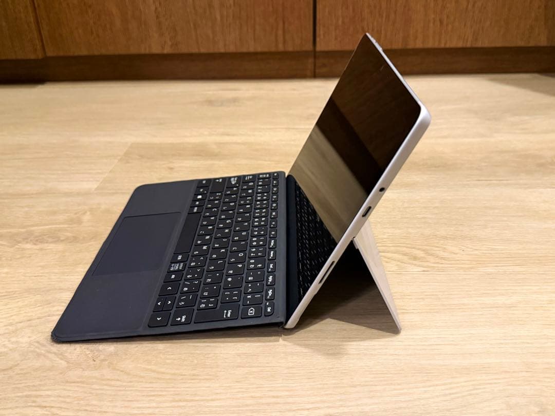 Surface Go 2 純正キーボード付き