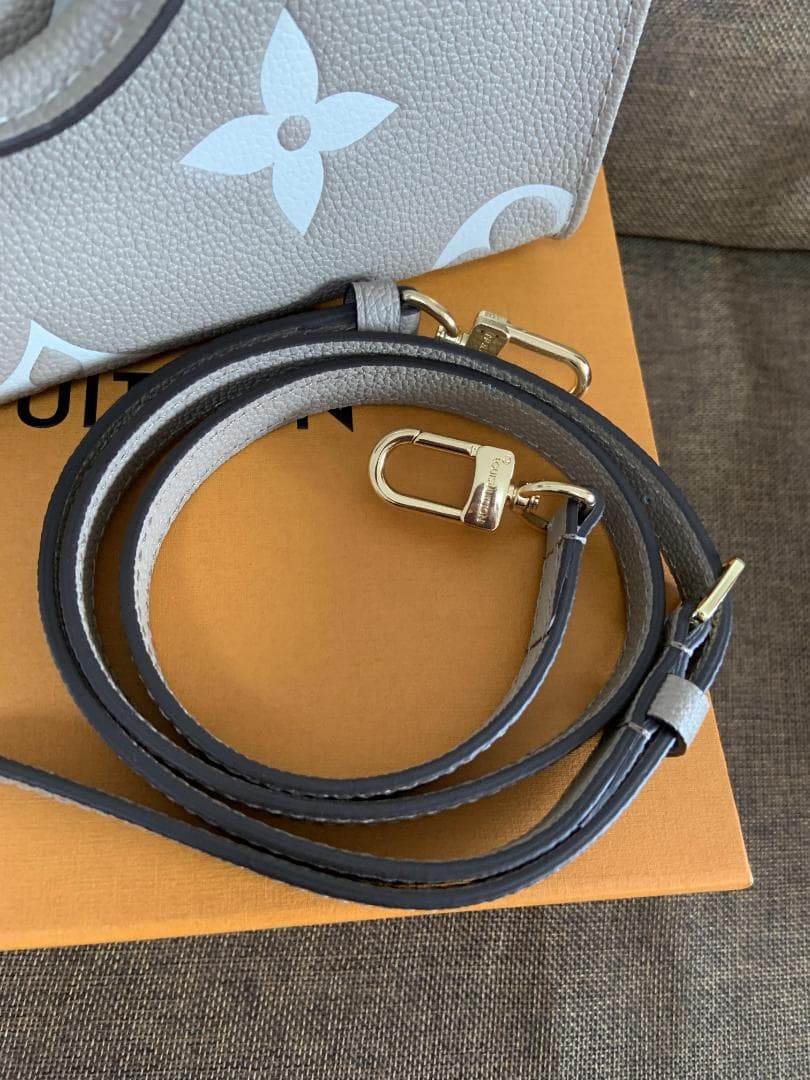 Louis vuitton バイカラー モノグラム アンプラントオンザゴー PM