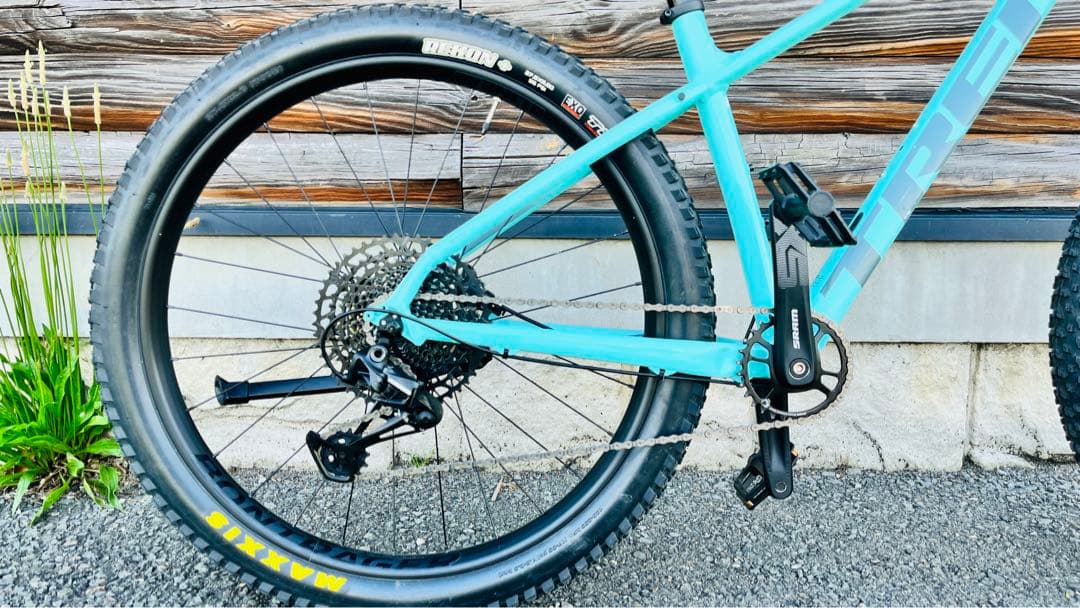 TREKのハードテイルMTBの人気モデル Roscoe7 2021モデルです。