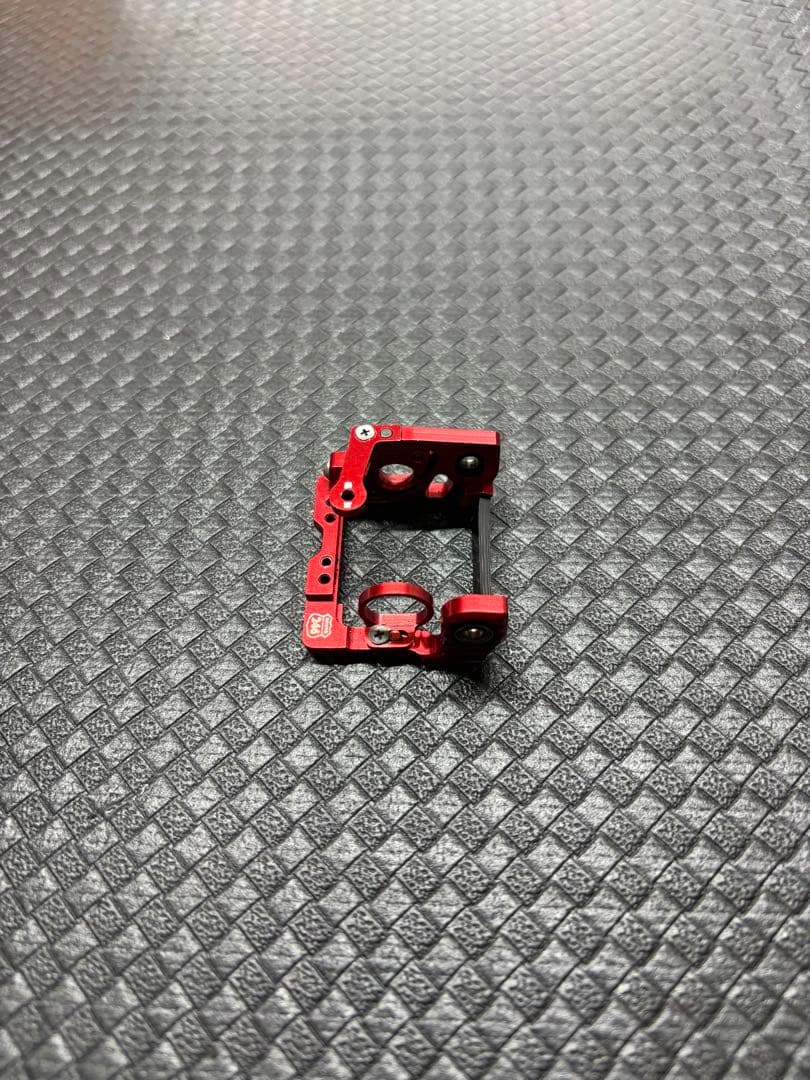 ミニッツLMアルミモーターマウントレッド　「R246-1202R MS専用