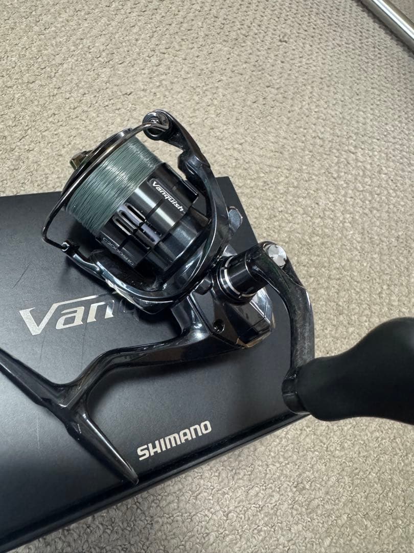 SHIMANO 19VanquishC2000SHG美品　予備スプール付
